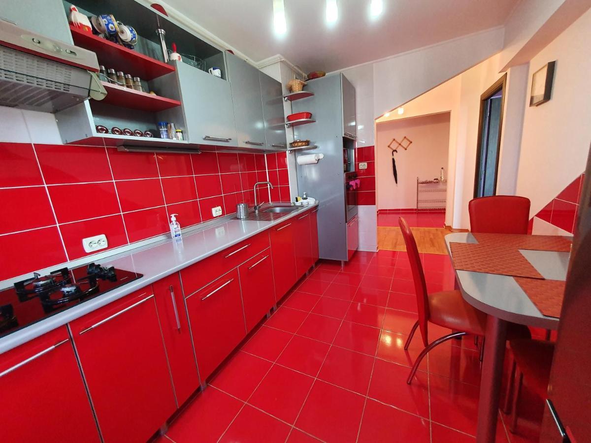 Crema Apartaments 플로이에슈티 외부 사진